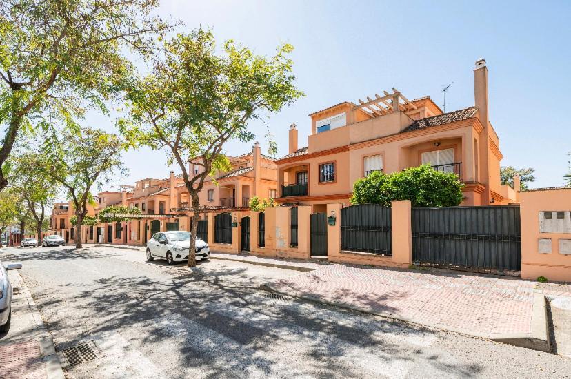 3 La Casa De Marilo Apartment Tomares Exterior photo